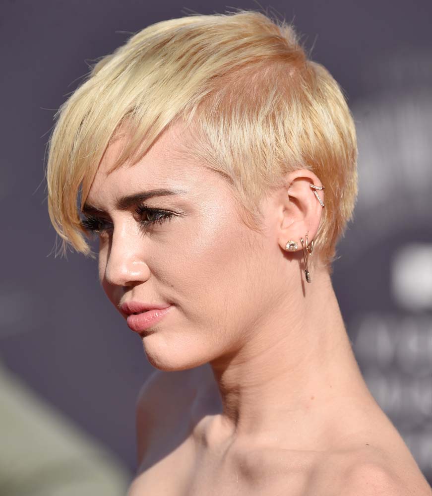 How-To Get Miley Cyrus' VMA Hairstyle By Wella Professionals » How-To Get Miley Cyrus' VMA Hairstyle By Wella Professionals »